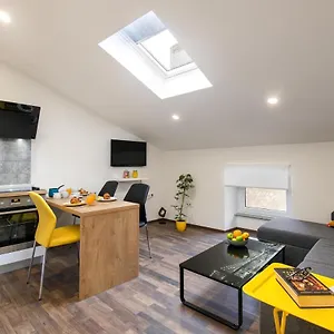 Hana - Attic In City Center , Pola Croazia